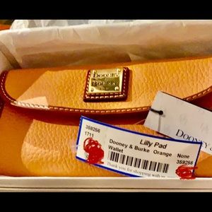 Large new Downey & Bourne orange wallet w/tags!